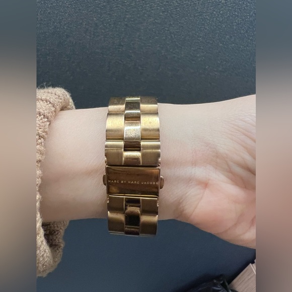 Marc by Marc Jacobs rose gold watch - Picture 10 of 11